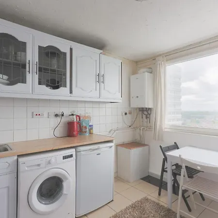Deluxe Room With Lovely Lake View London Exterior photo
