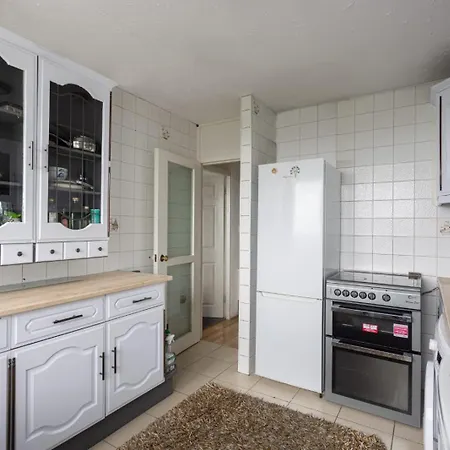 Deluxe Room With Lovely Lake View London Exterior photo